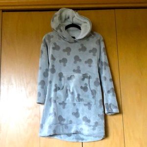 Disney pullover with hoodie and pocket